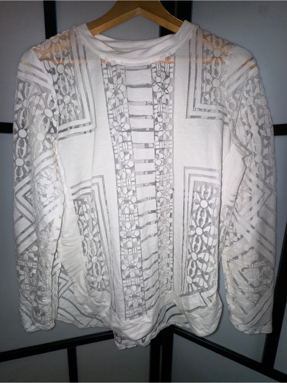 bar III Women’s white Lace-Panel Long Sleeve Top